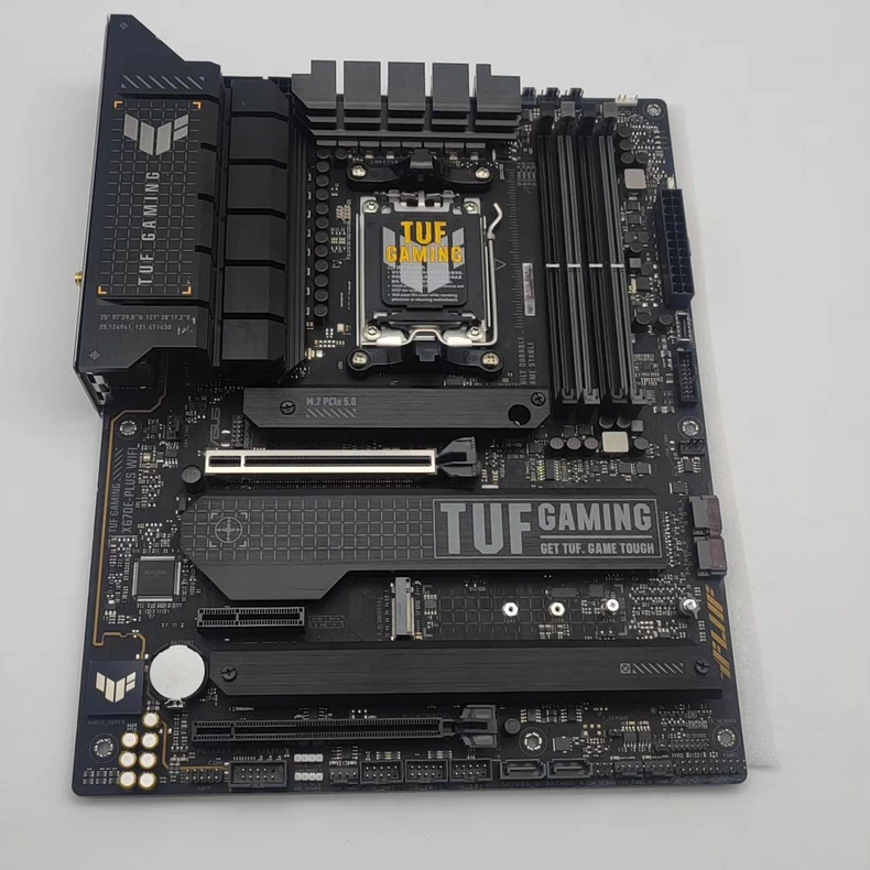 TUF GAMING X670E-PLUS WIFI TUF - Esports Gaming Platform avaliação e preço