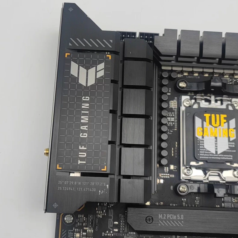 TUF GAMING X670E-PLUS WIFI TUF - Esports Gaming Platform avaliação e preço
