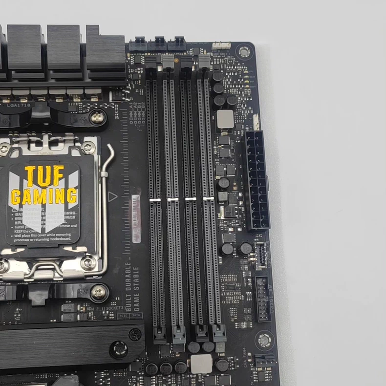 TUF GAMING X670E-PLUS WIFI TUF - Esports Gaming Platform avaliação e preço